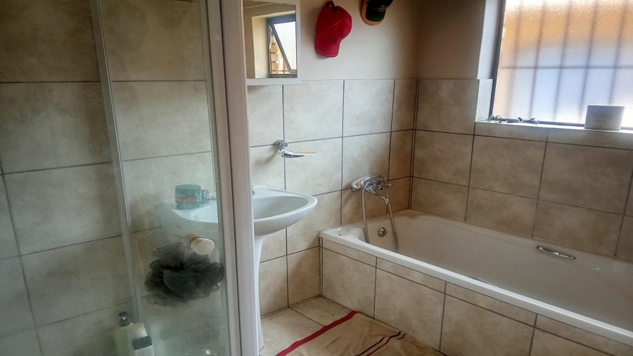 1 Bedroom Property for Sale in Vaalpark Free State